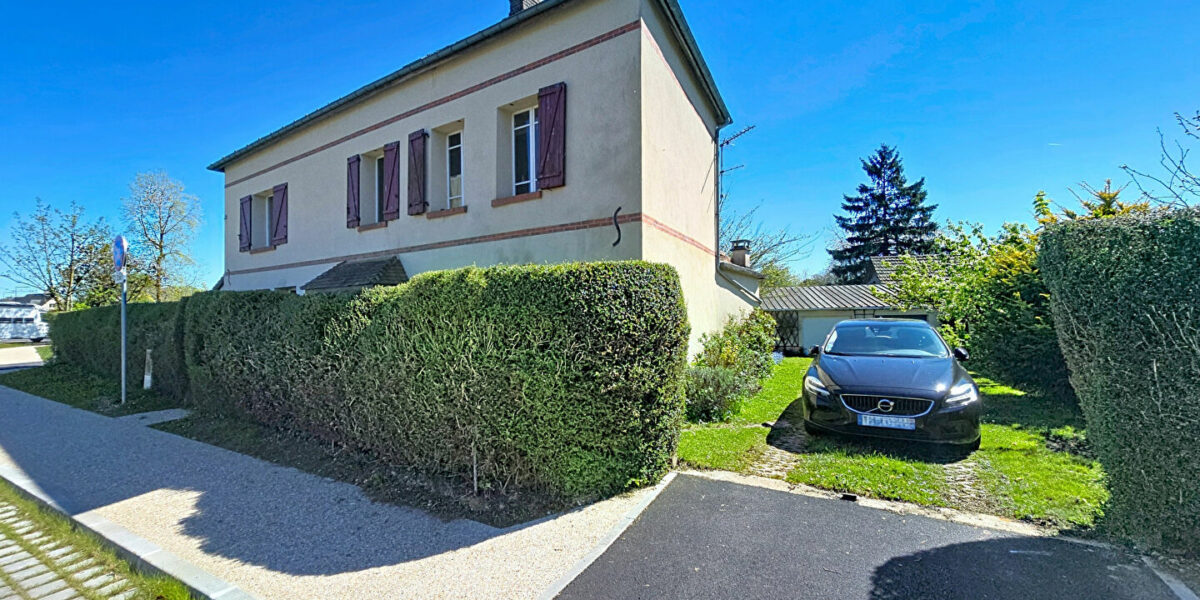 Maison La Neuville Chant D&rsquo;Oisel 8 pièces 195 m2